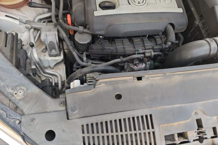 Used Volkswagen Tiguan 2015 1.8TSI Automatic Two-Wheel Drive Comfort Edition Engine Bay Right