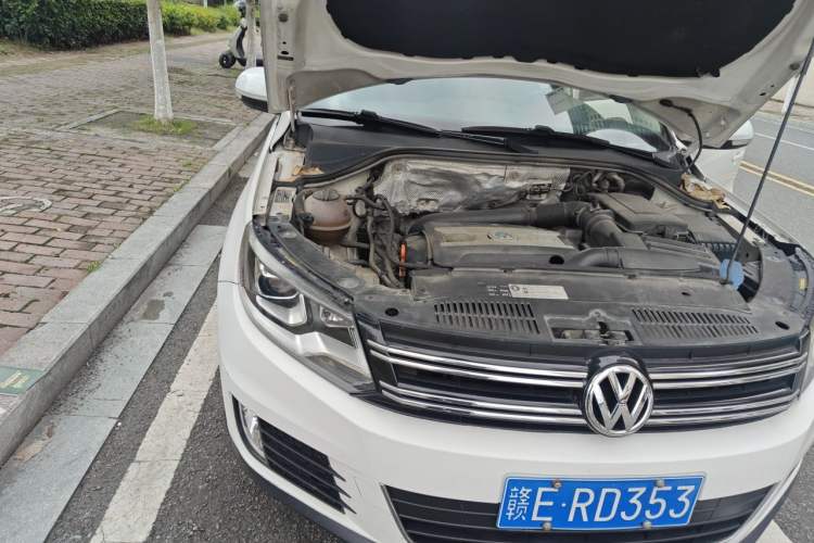 Used Volkswagen Tiguan 2015 1.8TSI Automatic Two-Wheel Drive Comfort Edition Engine Bay Right