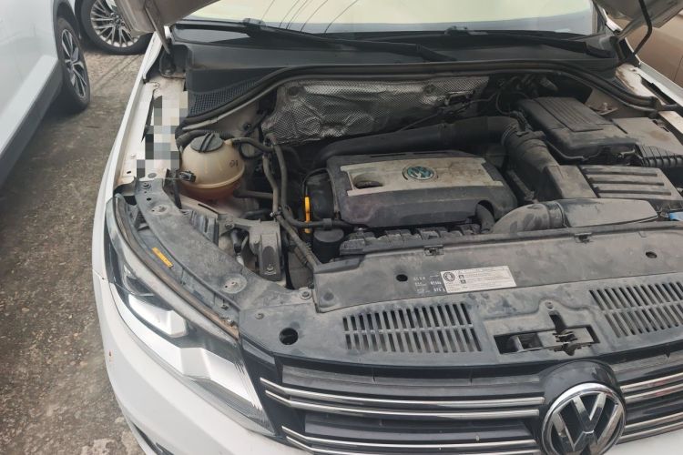 Used Volkswagen Tiguan 2015 1.8TSI Automatic Two-Wheel Drive Luxury Model Engine Bay Right