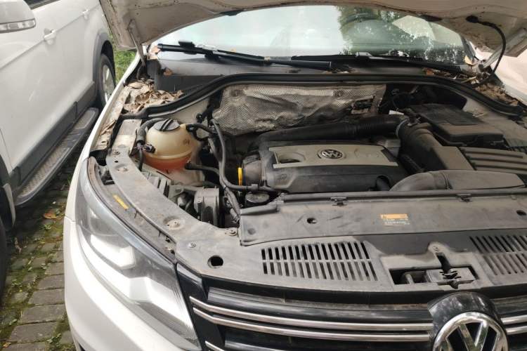 Used Volkswagen Tiguan 2015 1.8TSI Automatic Two-Wheel Drive Comfort Edition Engine Bay Right