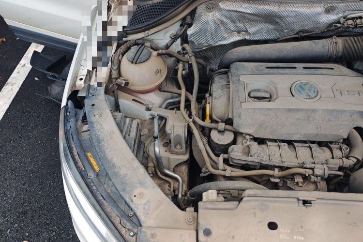 Used Volkswagen Tiguan 2015 1.8TSI Automatic Two-Wheel Drive Luxury Model Engine Bay Right