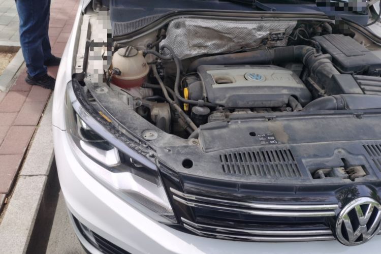 Used Volkswagen Tiguan 2015 2.0 TSI Automatic All-Wheel Drive Luxury Edition Engine Bay Right