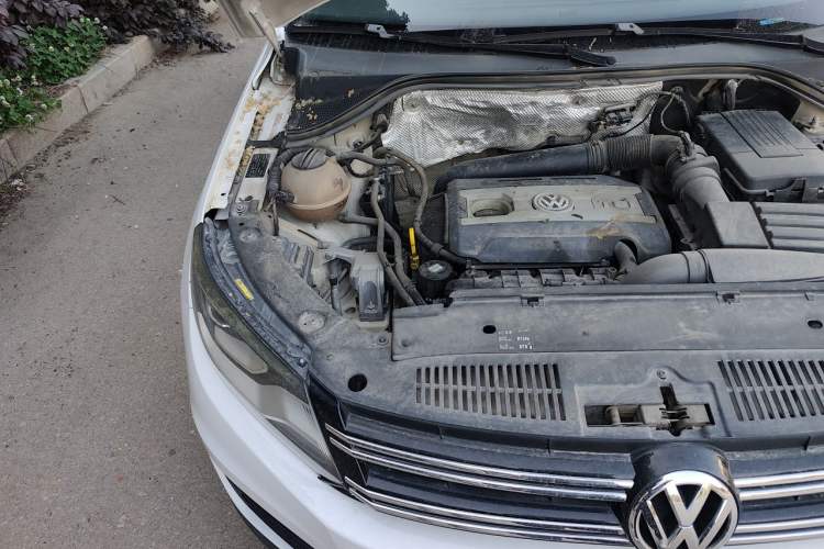 Used Volkswagen Tiguan 2015 1.8TSI Automatic Two-Wheel Drive Luxury Model Engine Bay Right