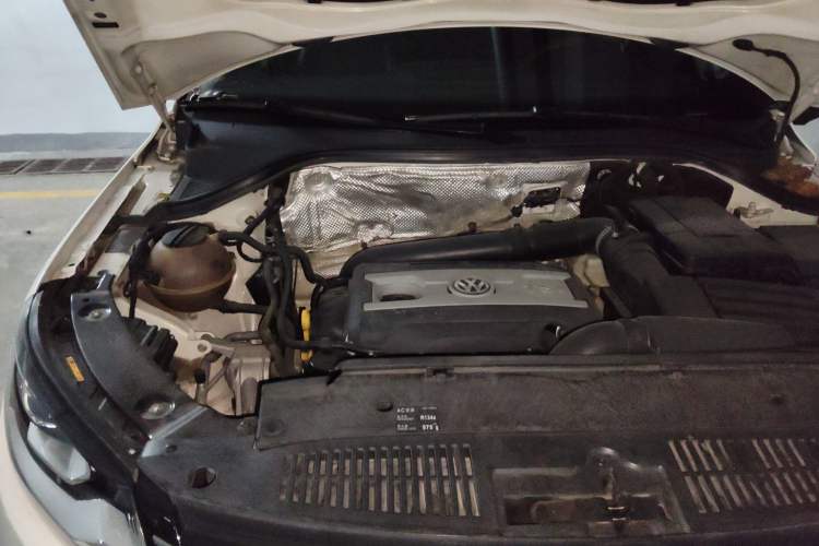Used Volkswagen Tiguan 2015 1.8TSI Automatic Two-Wheel Drive Trend Edition Engine Bay Right
