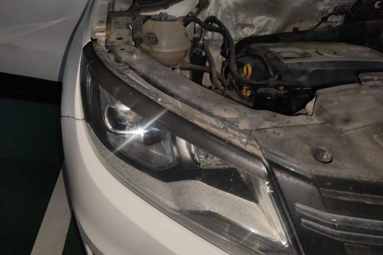Used Volkswagen Tiguan 2015 1.8TSI Automatic Two-Wheel Drive Trend Edition Engine Bay Right