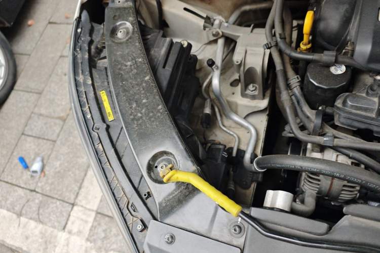 Used Volkswagen Tiguan 2015 1.8TSI Automatic Two-Wheel Drive Comfort Edition Engine Bay Right