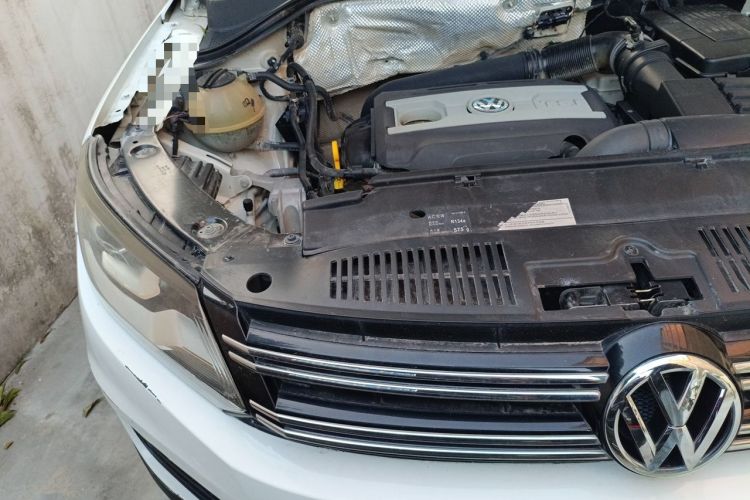 Used Volkswagen Tiguan 2015 1.8TSI Automatic Two-Wheel Drive Luxury Model Engine Bay Right