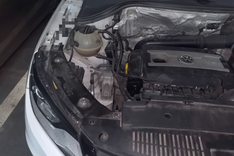 Used Volkswagen Tiguan 2015 1.8TSI Automatic Two-Wheel Drive Luxury Model Engine Bay Right