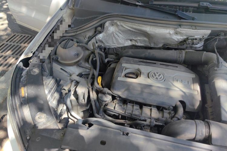 Used Volkswagen Tiguan 2015 1.8TSI Automatic Two-Wheel Drive Luxury Model Engine Bay Right