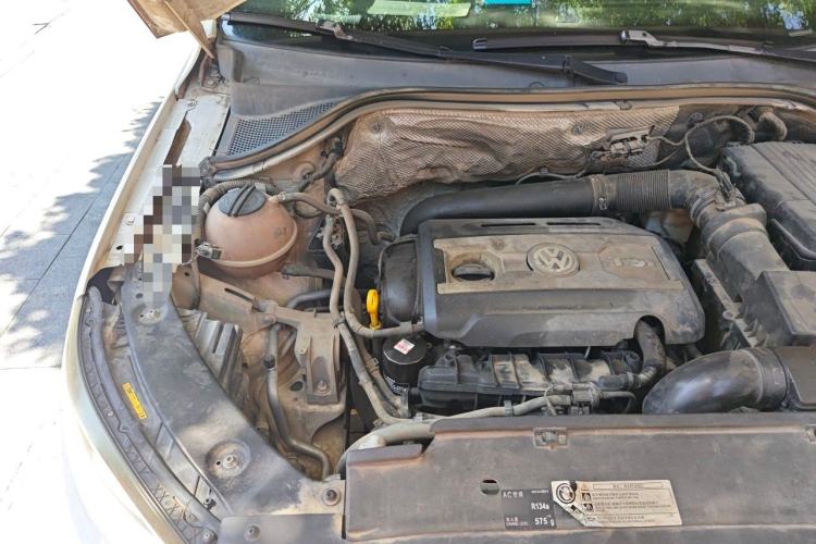 Used Volkswagen Tiguan 2015 1.8TSI Automatic Two-Wheel Drive Luxury Model Engine Bay Right