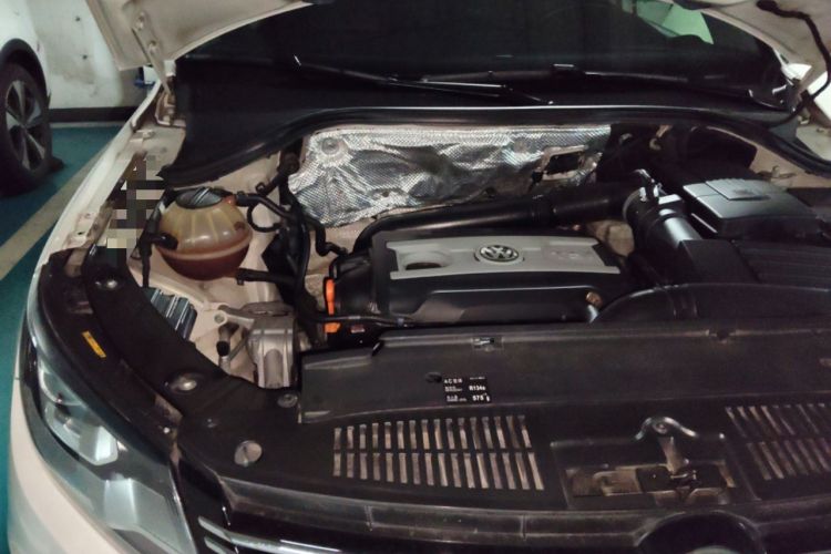 Used Volkswagen Tiguan 2015 2.0 TSI Automatic All-Wheel Drive Luxury Edition Engine Bay Right