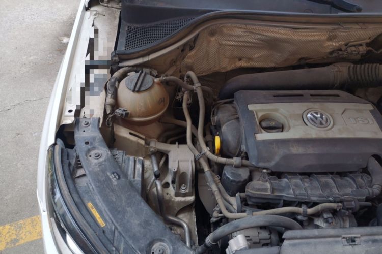 Used Volkswagen Tiguan 2015 1.8TSI Automatic Two-Wheel Drive Luxury Model Engine Bay Right