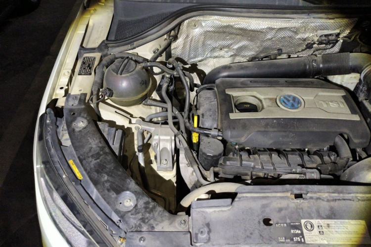 Used Volkswagen Tiguan 2015 1.8TSI Automatic Two-Wheel Drive Luxury Model Engine Bay Right