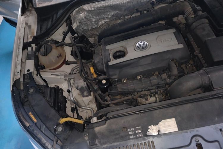 Used Volkswagen Tiguan 2015 1.8TSI Automatic Two-Wheel Drive Trend Edition Engine Bay Right