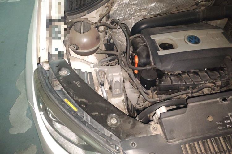 Used Volkswagen Tiguan 2015 1.8TSI Automatic Two-Wheel Drive Trend Edition Engine Bay Right