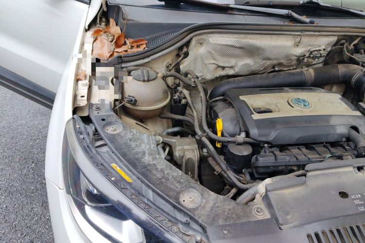 Used Volkswagen Tiguan 2015 1.8TSI Automatic Two-Wheel Drive Comfort Edition Engine Bay Right
