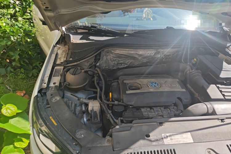 Used Volkswagen Tiguan 2015 1.8TSI Automatic Two-Wheel Drive Comfort Edition Engine Bay Right