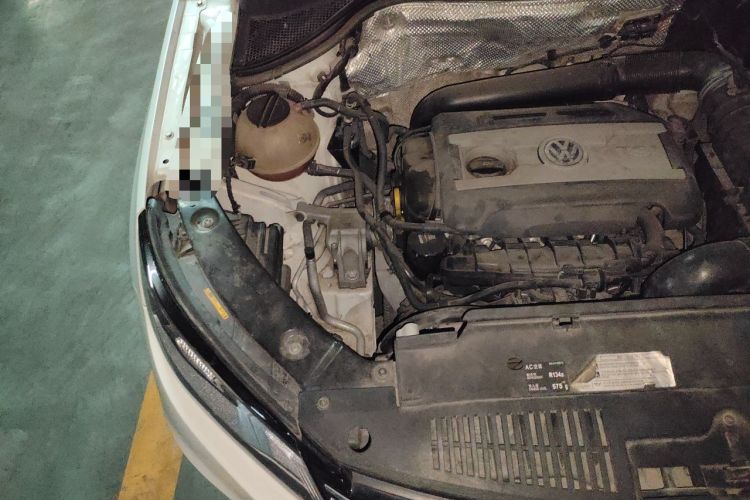 Used Volkswagen Tiguan 2015 1.8TSI Automatic Two-Wheel Drive Comfort Edition Engine Bay Right