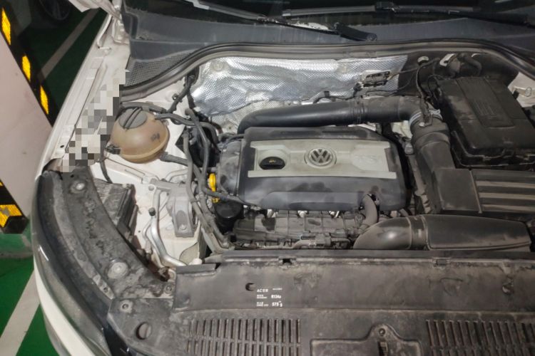 Used Volkswagen Tiguan 2015 2.0 TSI Automatic All-Wheel Drive Flagship Edition Engine Bay Right