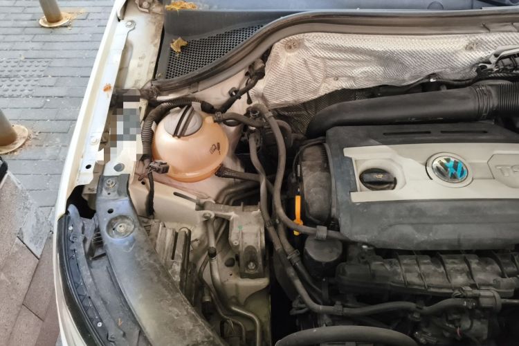 Used Volkswagen Tiguan 2015 1.8TSI Automatic Two-Wheel Drive Comfort Edition Engine Bay Right