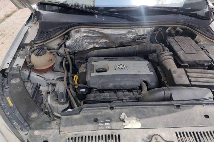 Used Volkswagen Tiguan 2015 1.8TSI Automatic Two-Wheel Drive Trend Edition Engine Bay Right