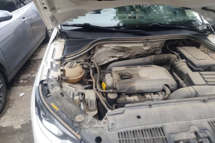 Used Volkswagen Tiguan 2015 1.8TSI Automatic Two-Wheel Drive Luxury Model Engine Bay Right