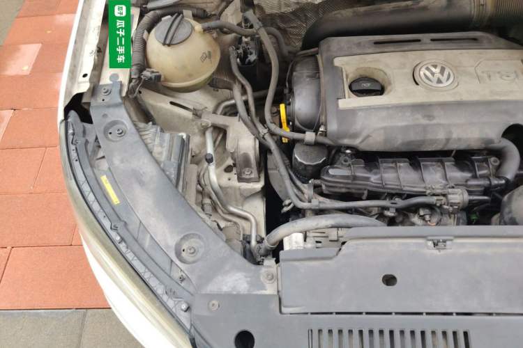 Used Volkswagen Tiguan 2015 1.8TSI Automatic Two-Wheel Drive Trend Edition Engine Bay Right