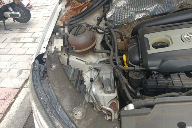 Used Volkswagen Tiguan 2015 1.8TSI Automatic Two-Wheel Drive Trend Edition Engine Bay Right