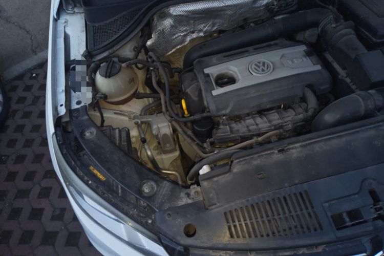 Used Volkswagen Tiguan 2015 1.8TSI Automatic Two-Wheel Drive Comfort Edition Engine Bay Right