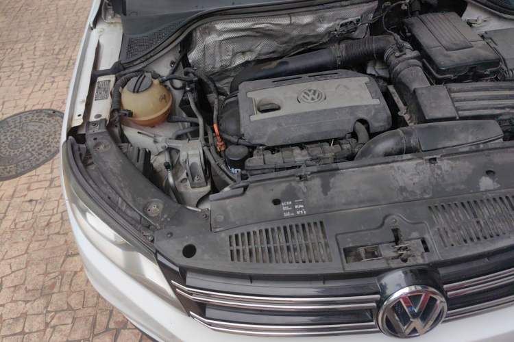 Used Volkswagen Tiguan 2015 1.8TSI Automatic Two-Wheel Drive Trend Edition Engine Bay Right