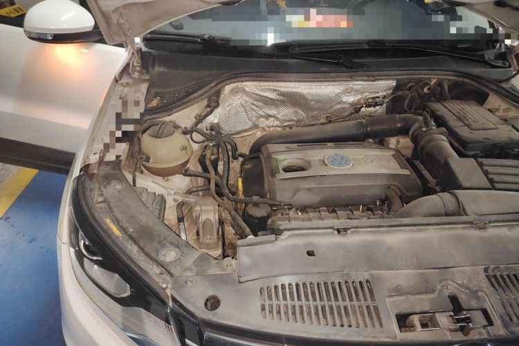 Used Volkswagen Tiguan 2015 1.8TSI Automatic Two-Wheel Drive Comfort Edition Engine Bay Right