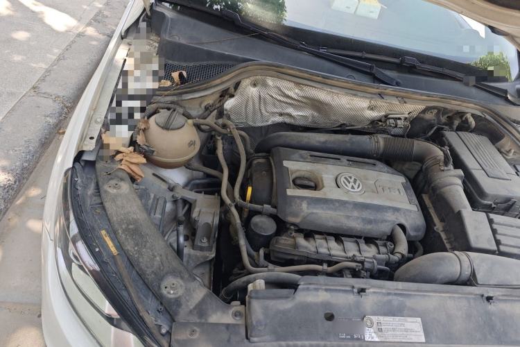 Used Volkswagen Tiguan 2015 1.8TSI Automatic Two-Wheel Drive Comfort Edition Engine Bay Right