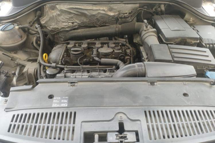 Used Volkswagen Tiguan 2015 1.8TSI Automatic Two-Wheel Drive Comfort Edition Engine Bay