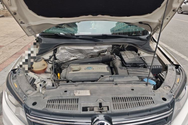 Used Volkswagen Tiguan 2015 1.8TSI Automatic Two-Wheel Drive Trend Edition Engine Bay