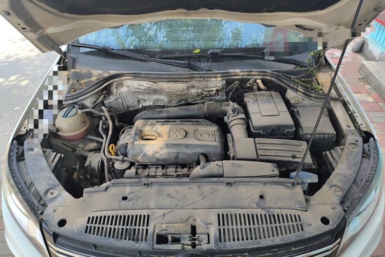 Used Volkswagen Tiguan 2015 1.8TSI Automatic All-Wheel-Drive Luxury Model Engine Bay