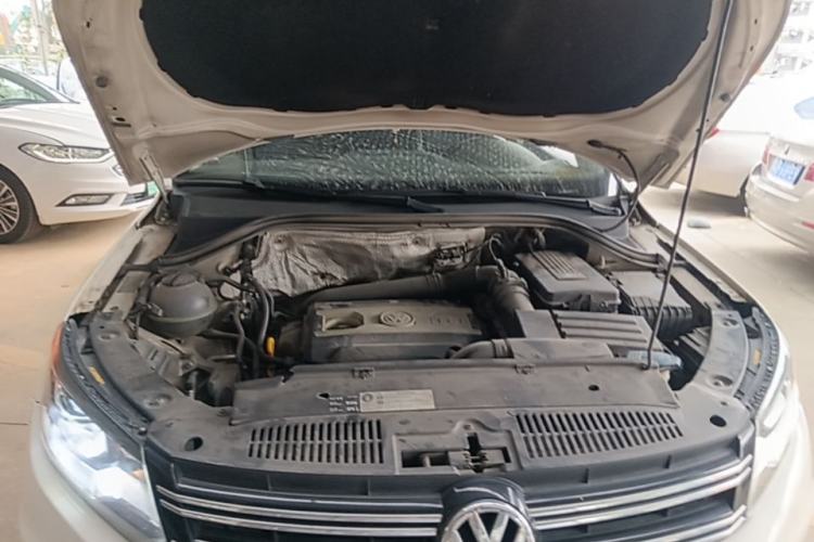 Used Volkswagen Tiguan 2015 1.8TSI Automatic Two-Wheel Drive Comfort Edition Engine Bay