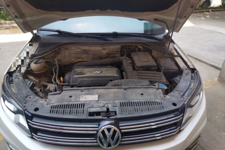Used Volkswagen Tiguan 2015 1.8TSI Automatic Two-Wheel Drive Luxury Model Engine Bay