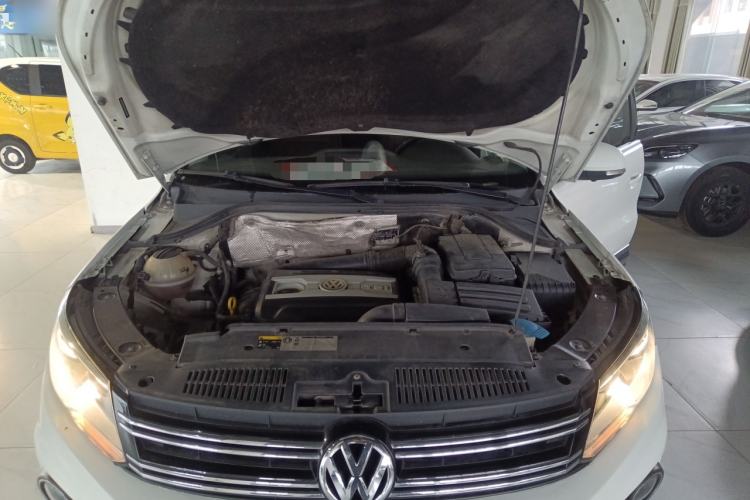 Used Volkswagen Tiguan 2015 2.0 TSI Comfort Edition Engine Bay