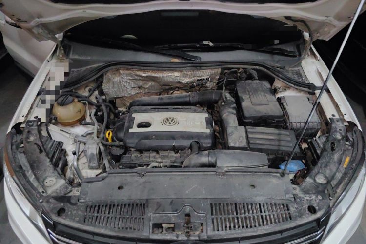 Used Volkswagen Tiguan 2015 1.8TSI Automatic All-Wheel-Drive Luxury Model Engine Bay