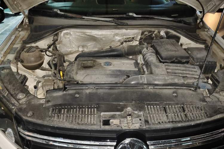 Used Volkswagen Tiguan 2015 1.8TSI Automatic Two-Wheel Drive Comfort Edition Engine Bay