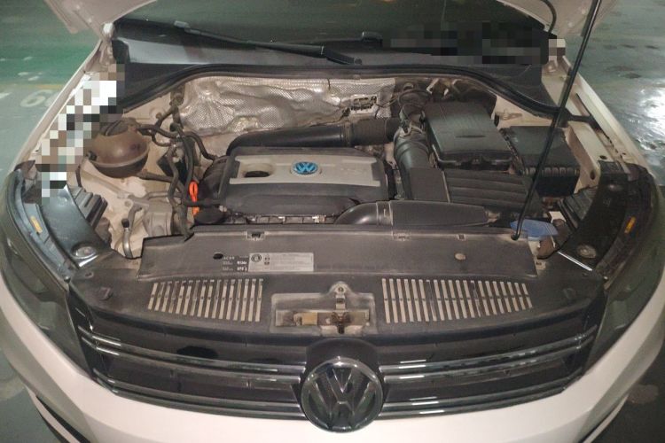 Used Volkswagen Tiguan 2015 1.8TSI Automatic Two-Wheel Drive Trend Edition Engine Bay