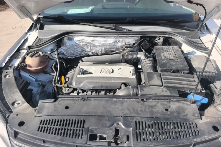 Used Volkswagen Tiguan 2015 1.8TSI Automatic Two-Wheel Drive Trend Edition Engine Bay