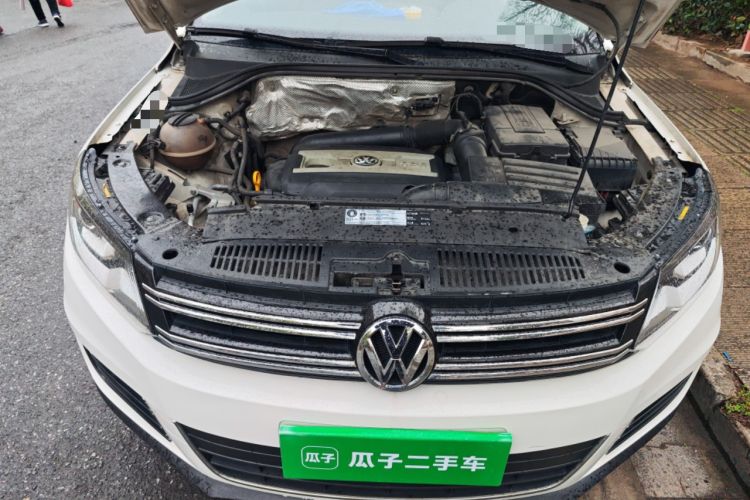 Used Volkswagen Tiguan 2015 2.0 TSI Automatic All-Wheel Drive Luxury Edition Engine Bay