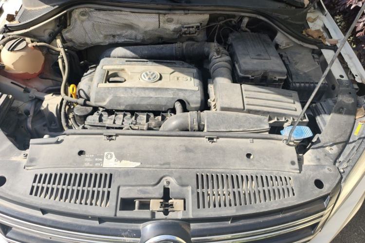 Used Volkswagen Tiguan 2015 1.8TSI Automatic All-Wheel-Drive Luxury Model Engine Bay
