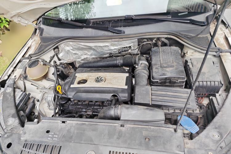 Used Volkswagen Tiguan 2015 1.8TSI Automatic Two-Wheel Drive Comfort Edition Engine Bay