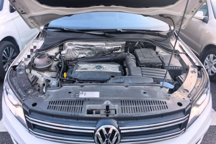 Used Volkswagen Tiguan 2015 1.8TSI Automatic Two-Wheel Drive Luxury Model Engine Bay