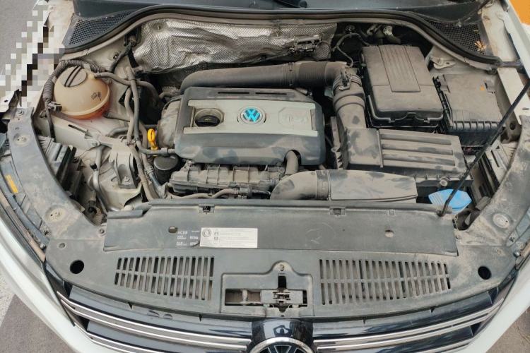 Used Volkswagen Tiguan 2015 1.8TSI Automatic Two-Wheel Drive Luxury Model Engine Bay