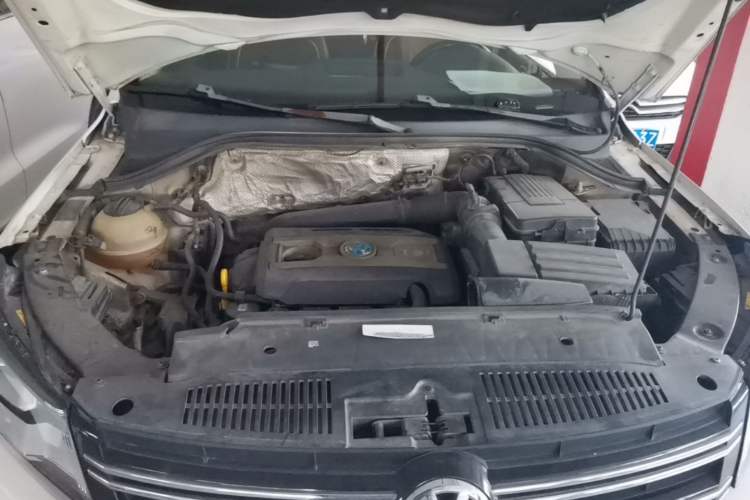 Used Volkswagen Tiguan 2015 1.8TSI Automatic Two-Wheel Drive Comfort Edition Engine Bay