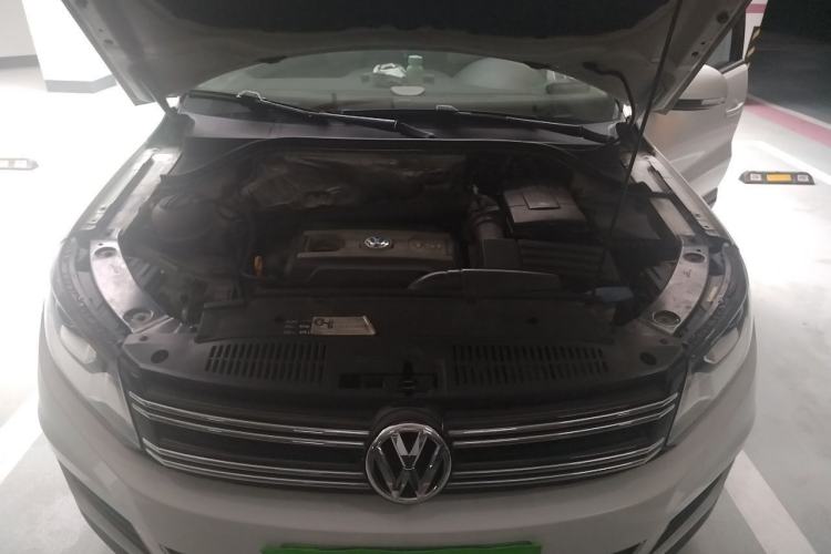 Used Volkswagen Tiguan 2015 1.8TSI Automatic Two-Wheel Drive Luxury Model Engine Bay
