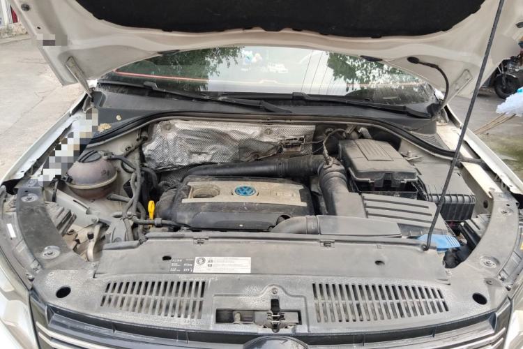 Used Volkswagen Tiguan 2015 1.8TSI Automatic Two-Wheel Drive Trend Edition Engine Bay